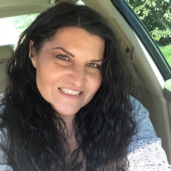 Meet your Posher, Nadine - Picture 1 of 1